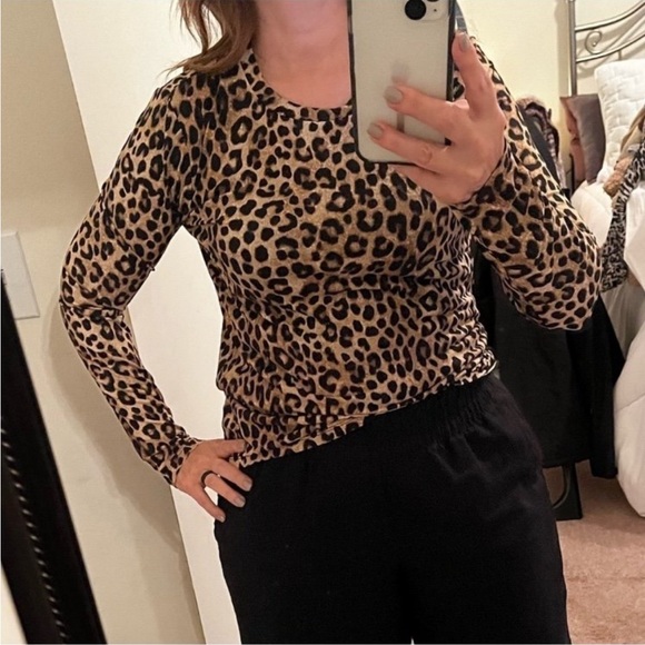 Michael Kors Tops - Must Go‼️ NWOT Michael Kors Leopard Long Sleeve Top. Read Description Carefully